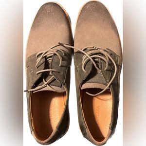 NIB Zanzara Blaze Leather Canvas Derby. Contrasting leather and canvas lace-up
